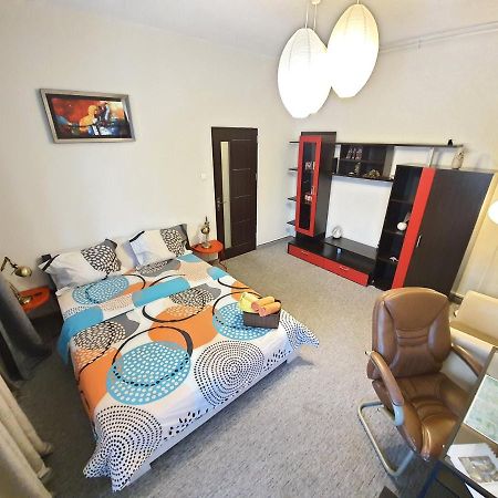 Global Downtown Apartments - Universitate - Calea Victoriei Boekarest Buitenkant foto