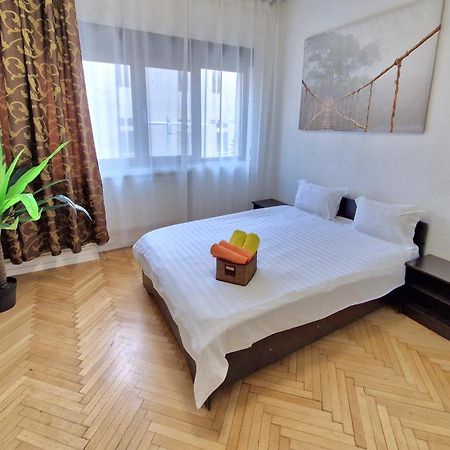 Global Downtown Apartments - Universitate - Calea Victoriei Boekarest Buitenkant foto