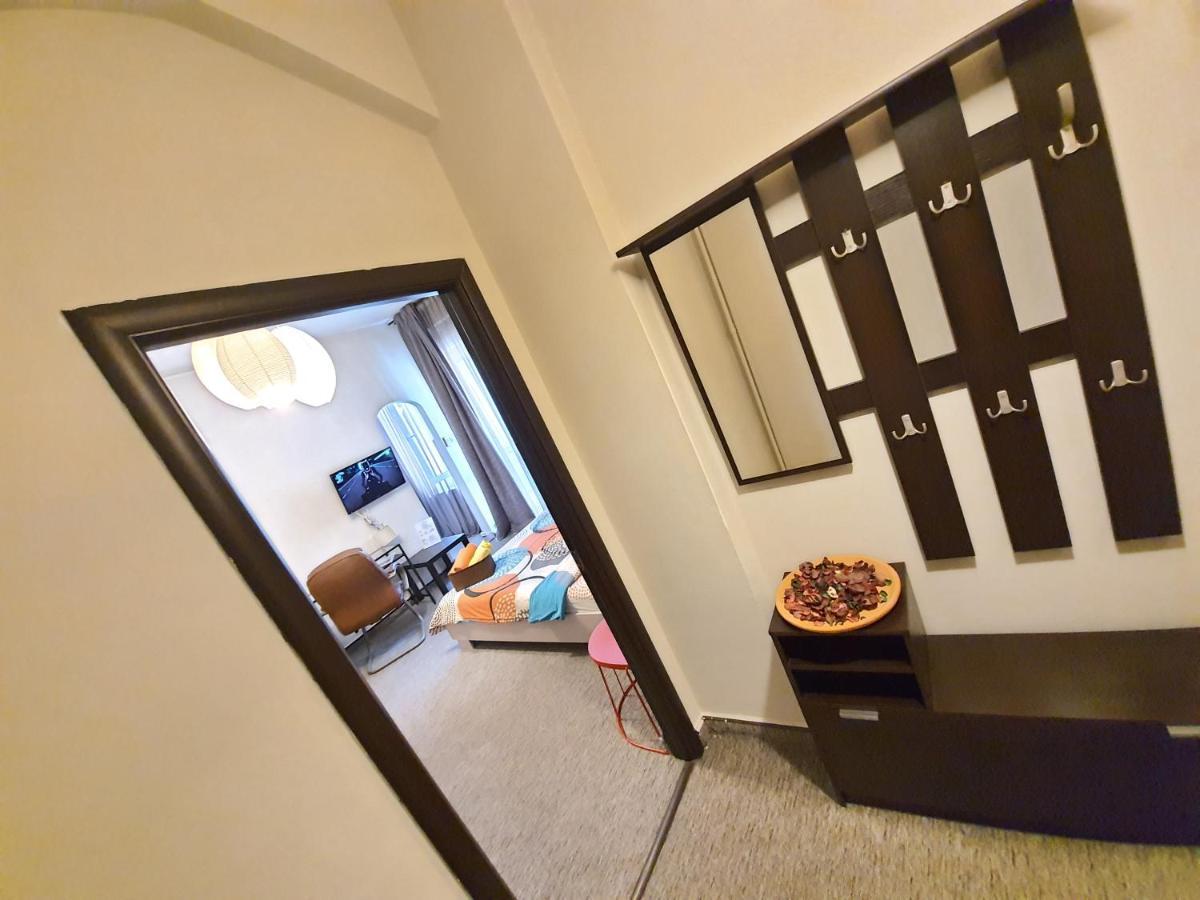 Global Downtown Apartments - Universitate - Calea Victoriei Boekarest Buitenkant foto