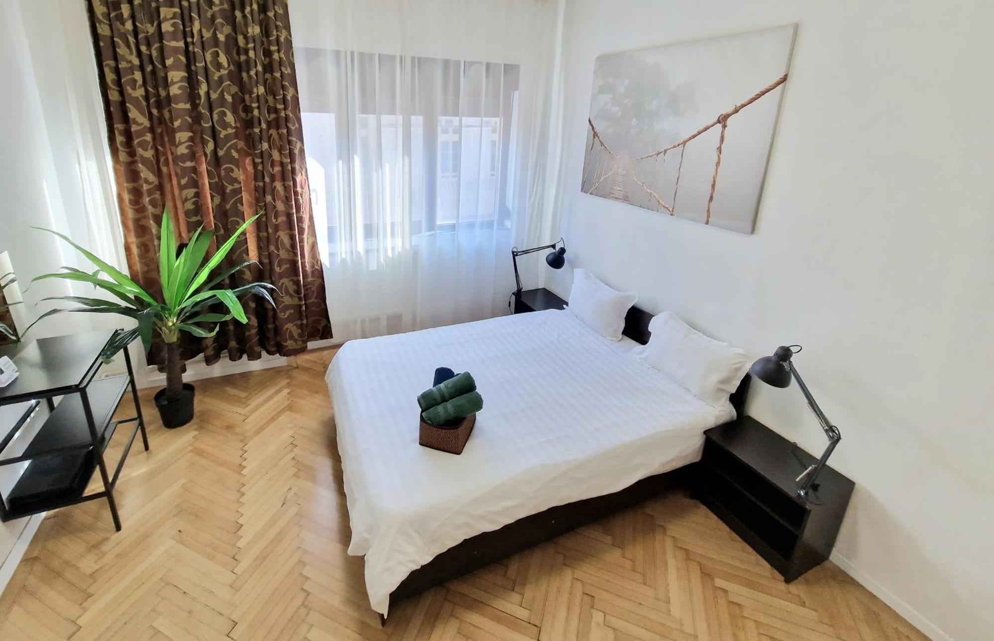 Global Downtown Apartments - Universitate - Calea Victoriei Boekarest Buitenkant foto